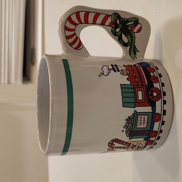 Vintage Christmas Mug - Picture 2 of 3
